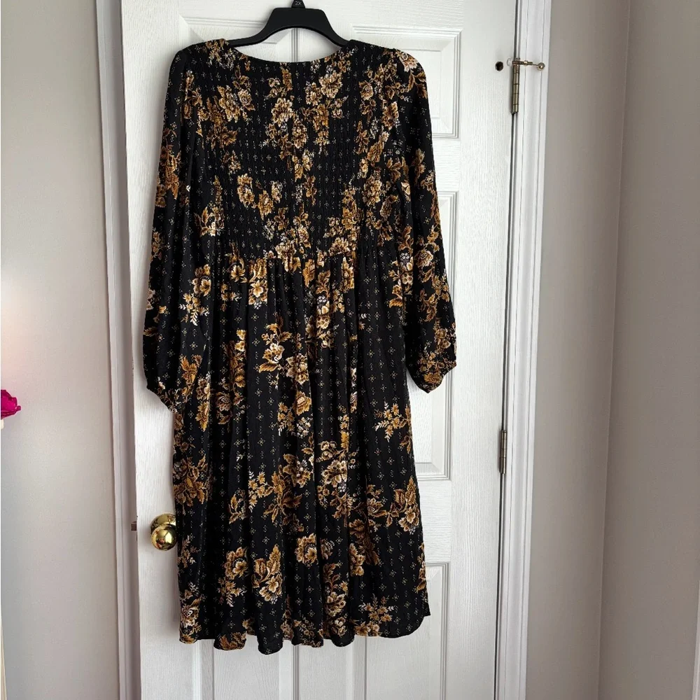 torrid Black and Gold Floral Maxi Dress - Picture 4 of 6